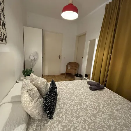 旅馆 Plaza Cataluna Guest House *