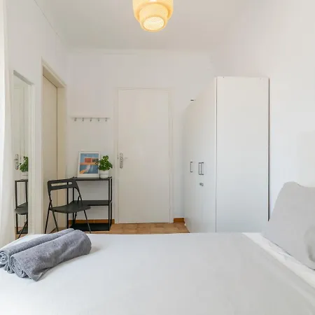 Plaza Cataluna Guest House 旅馆 *